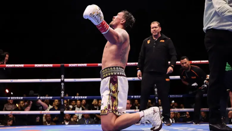 Legenda Tinju Ini Remehkan Gaya Bertarung Oleksandr Usyk