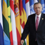 Erdogan Copot Penasihatnya Usai Kritik Aturan Jilbab di Azerbaijan