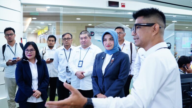 Staf Khusus Wakil Presiden Tinjau Keandalan Distribusi Listrik dan Layanan PLN 123
