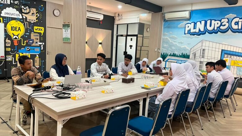 Dekatkan Generasi Muda dengan Dunia Energi, PLN Buka Ruang Belajar Kelistrikan bagi Siswa SMA Dian Didaktika