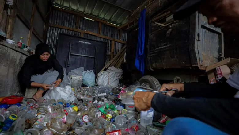HJKB 216: Bandung Masih Bergulat dengan Sampah
