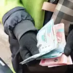 Diduga Edarkan Uang Palsu, Wanita Berjaket Ojol Diamankan Polisi
