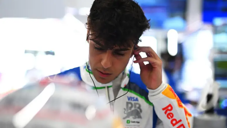 Arvid Lindblad Bela Insiden Kecelakaan di GP Spanyol