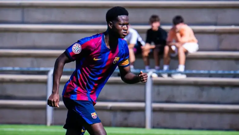 Barcelona Berniat Perpanjang Kontrak Baba Kourouma
