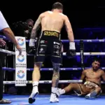 Brad Goldsmith Tumbangkan Amir Abubaker dalam Duel Kelas Menengah