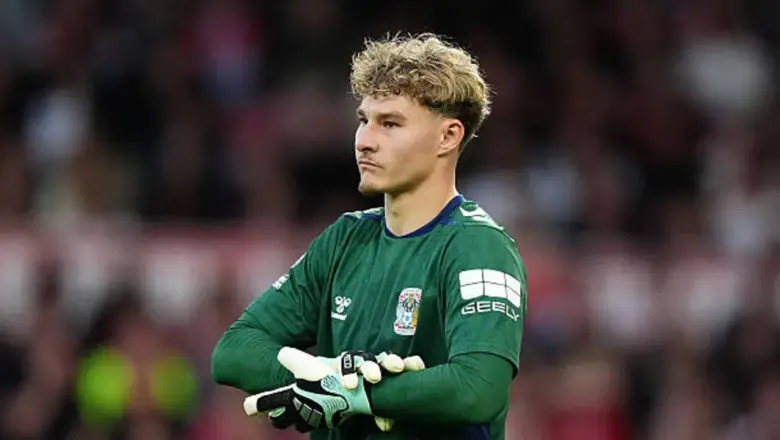Carl Rushworth Samai Rekor Kiper Legendaris Man United, Peter Schmeichel