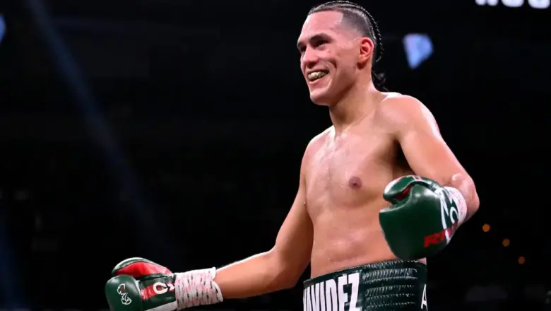 David Benavidez Tinggalkan Kelas Berat Ringan, Bidik Jai Opetaia