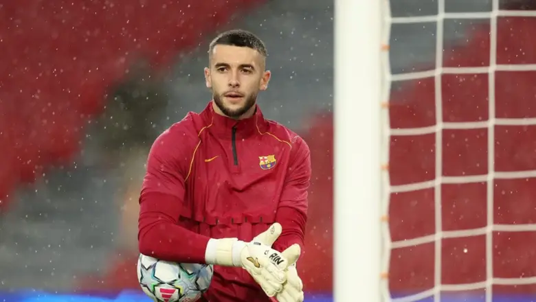 Hansi Flick Konfirmasi Joan Garcia Absen Lawan Sevilla