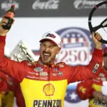 Joey Logano Menangi Balapan Bristol, Blaney dan Hocevar Baku Hantam