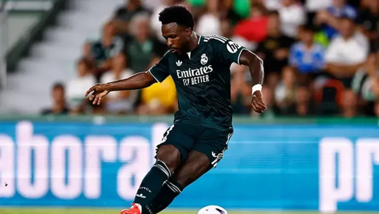 Jose Mourinho Tetap Andalkan Vinicius Hadapi Derby Madrid