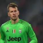 Juventus Berburu Kiper Baru Usai Cederanya Grabara