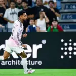 Luciano Spalletti Harapkan Douglas Luiz untuk Terus Berkembang