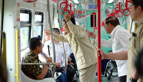 Viral Seskab Teddy ‘Usir’ Pejabat dari Gerbong LRT Prabowo, Pengamat: Sangat Arogan, Copot Saja!