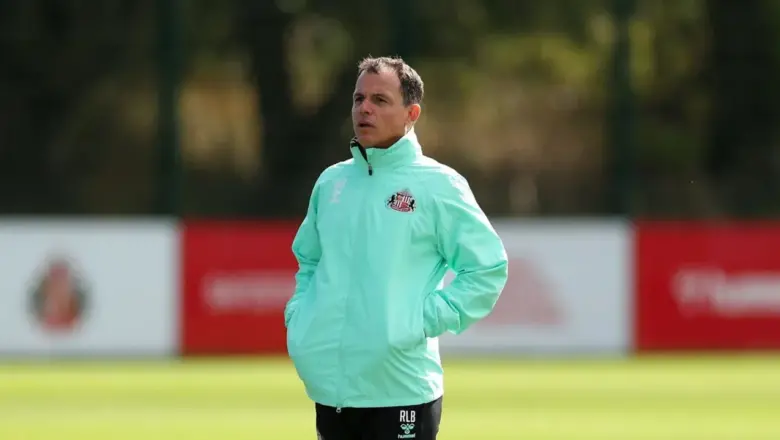 Regis Le Bris Tatap Laga ke-100 Bersama Sunderland Lawan Manchester City
