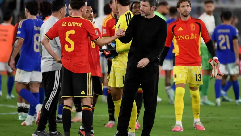 Van Bommel Analisis Kekuatan Belgia dan Kelemahan Italia Usai Kemenangan 2-0