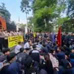 Mahasiswa Unla Gelar Aksi di DPRD Jabar, Sampaikan Tiga Tuntutan