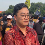 Aktor Dennis Adhiswara Turun ke Demo Dua Tahun Prabowo-Gibran, Suarakan Isu Karhutla