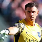 Cedera Emiliano Martinez Membaik Lebih Cepat dari Perkiraan