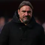 Daniel Farke Bela Carrick di Tengah Tekanan Jelang Duel Leeds vs MU