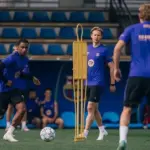 Frenkie de Jong Memutuskan Bertahan di Barcelona