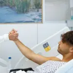 Jose Mourinho Mengecek Kondisi Raul Asencio Pasca Operasi