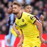 Kristoffer Ajer Puas Brentford Bawa Pulang Poin dari Villa Park