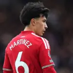 Kritik Manajemen, Manchester United Tunda Negosiasi Kontrak Baru Lisandro Martinez