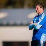 Oliver Glasner Ajak Pemain Nottingham Forest Tak Lupakan Mimpi Masa Kecil