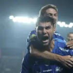 Sundulan Julio Cesar Pastikan Keunggulan Persib Atas Persik